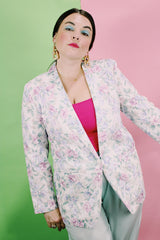 Women's vintage 1980's LORI of California by AM Casuals label long sleeve floral print blazer with one button closure. White with pink and blue flowers. Lightweight cotton material.