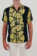 Vintage men's hawaiian print button up front