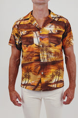 Vintage men's Hawaiian print button up front