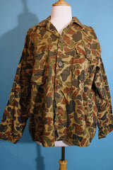 Men's or women's vintage 1970's Storm-Pruf, Seaway, Made in British Hong Kong label long sleeve button up lightweight shacket.