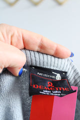 Men's or women's vintage 1980's Demetre, Made in USA label long sleeve pullover crew neck sweater in light grey with colored pattern across chest in wool material.