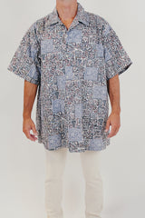 Vintage men's hawaiian print button up front