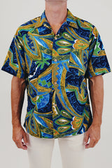 vintage men's Hawaiian print button up front