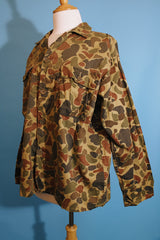 Men's or women's vintage 1970's Storm-Pruf, Seaway, Made in British Hong Kong label long sleeve button up lightweight shacket.