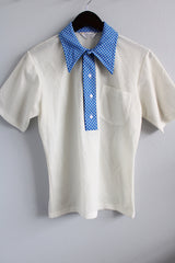 Women's or men's vintage 1970's Towncraft, JCPenney label short sleeve white polo top with blue dagger collar and a half button closure in a lightweight polyester material.