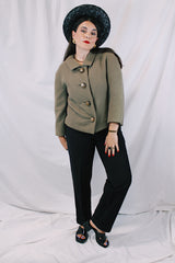 Women's vintage 1950's Harold, Monte-Sano & Pruzan, New York label nubby wool textured grey colored jacket with big grey buttons and small peter pan collar.