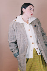 Men's vintage 1960's Harris Tweed, Made in Scotland label size large brown wool tweed blazer with buttons and two front pockets.