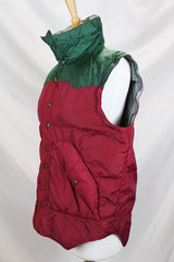 Women or men's vintage 1980's Powderhorn Mountaineering, Jackson Hole, Wyoming, USA label long sleeve puffer jacket in maroon and green.