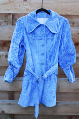 Women's vintage 1970's long sleeve long length pale blue crushed velvet jacket. Puff sleeves and matching tie belt.