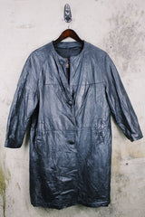 Women's vintage 1970's Dan Di Modes label mod style black leather jacket with leather buttons and pockets.