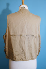 Men's or women's vintaGe 1980's Wild Life Brand, Fishing Vest label sleeveless light tan colored zip up vest in a cotton material. Has multiple pockets in the front.