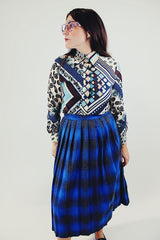 vintage long sleeve button up blouse with pointy collar brown blue and cream print front