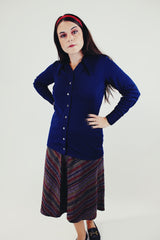 Vintage long sleeve navy button up blouse with pointy collar side