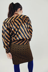 women's vintage long sleeve striped pullover blouse brown and black ruched hem and cuffs buttons on shoulder