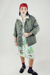 long sleeve green army jacket buttons up with two chest pockets vintage