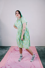 short sleeve knee length green and blue printed babydoll dress vintage women's 1950's