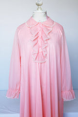 Women's vintage 1960's Saks Alley long sleeve two button closure double lapel blazer in light green and linen material.