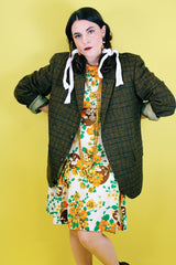 Women's or men's vintage 1970's The Men's Store, Carson Pirie Scotte Co. label long sleeve button up wool blazer in forest green plaid print.