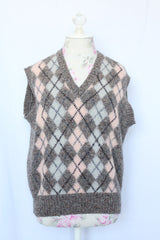 Women's or men's vintage 1970's Churchill Downs, Made in England label sleeveless sweater vest in grey wool with light pink and light blue argyle print on the front.