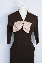 Women's vintage 1940's Forever Young by Puritan label short sleeve brown midi length dress button up shirt dress with big square collar and big satin bow.