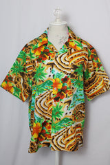 Women's or men's vintage 1970's Hawaiian Luau label short sleeve button up shirt in all over brown Hawaiian print.
