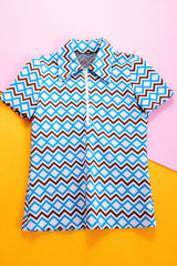 short sleeve zig zag print top with half zip front and collar brown white blue polyester women's vintage 1970's