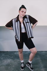 Women's or men's vintage 1970's Da Vinci California label short sleeve button up shirt in brown and white polyester material with striped pattern on the front. Dagger collar.