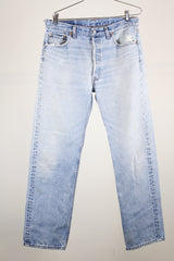 light wash 501 denim Levi's jeans five button closure