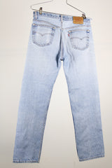 light wash 501 denim Levi's jeans five button closure