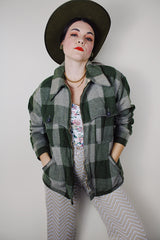 Women's or men's vintage 1970's Woolrich label long sleeve green plaid print wool zip up shacket