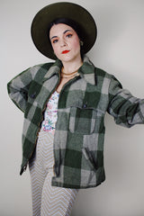 Women's or men's vintage 1970's Woolrich label long sleeve green plaid print wool zip up shacket