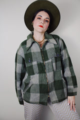 Women's or men's vintage 1970's Woolrich label long sleeve green plaid print wool zip up shacket