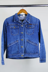 Women's vintage 1990's Wrangler, Made in USA label medium wash denim jacket with brass buttons, two chest pockets, two side pockets and popper button on the cuff.