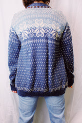 long sleeve blue printed norwegian sweater with silver clasp buttons vintage 1980's