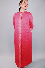 ankle length pink quilted duster robe 1960's vintage with white lace trim