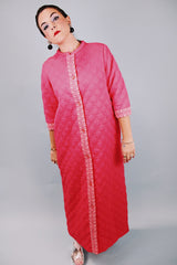ankle length pink quilted duster robe 1960's vintage with white lace trim