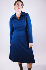 women's vintage 1970's navy blue a-line dress with long sleeves and collar