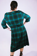 women's vintage 1950's green plaid wool dress with round boat neck collar