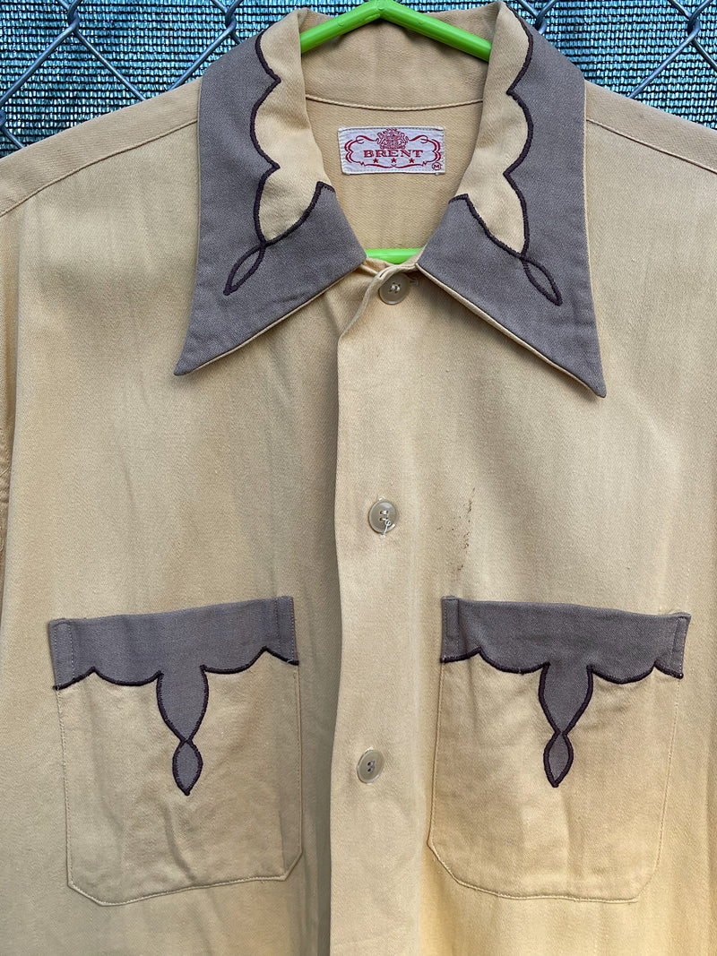 Men's vintage 1950's Brent label long sleeve button up shirt with dagger collar in a yellow collar and grey trim with a western style. 