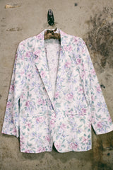 Women's vintage 1980's LORI of California by AM Casuals label long sleeve floral print blazer with one button closure. White with pink and blue flowers. Lightweight cotton material.
