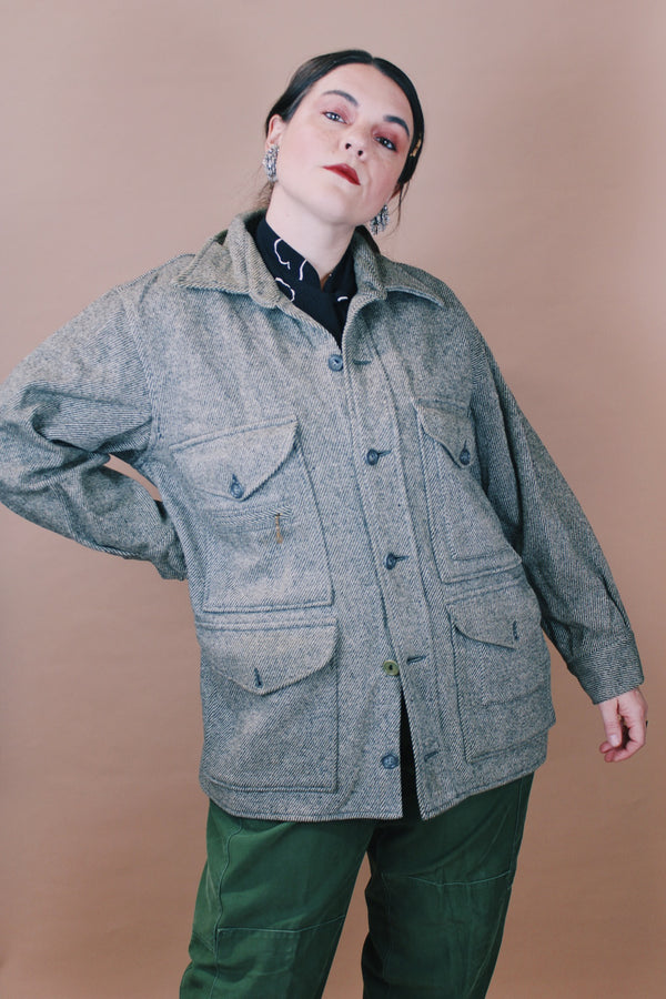 Men's or women's vintage 1960's Tailored by Day's, Fabric by Wool O' The West size large long sleeve button up grey wool tweed shacket with four pockets. 