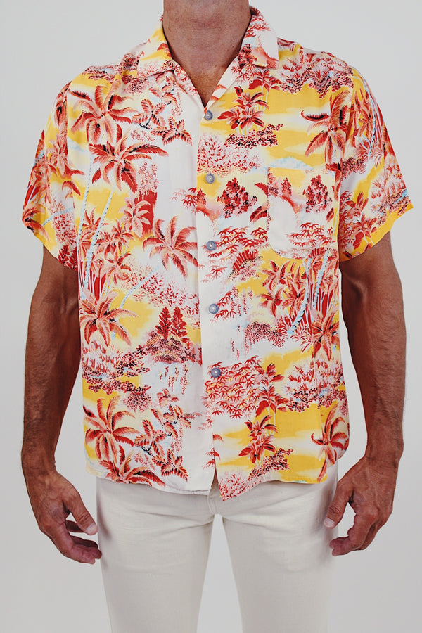 Vintage men's hawaiian print button up front