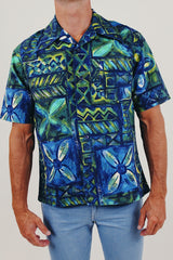 Vintage men's hawaiian shirt button up front
