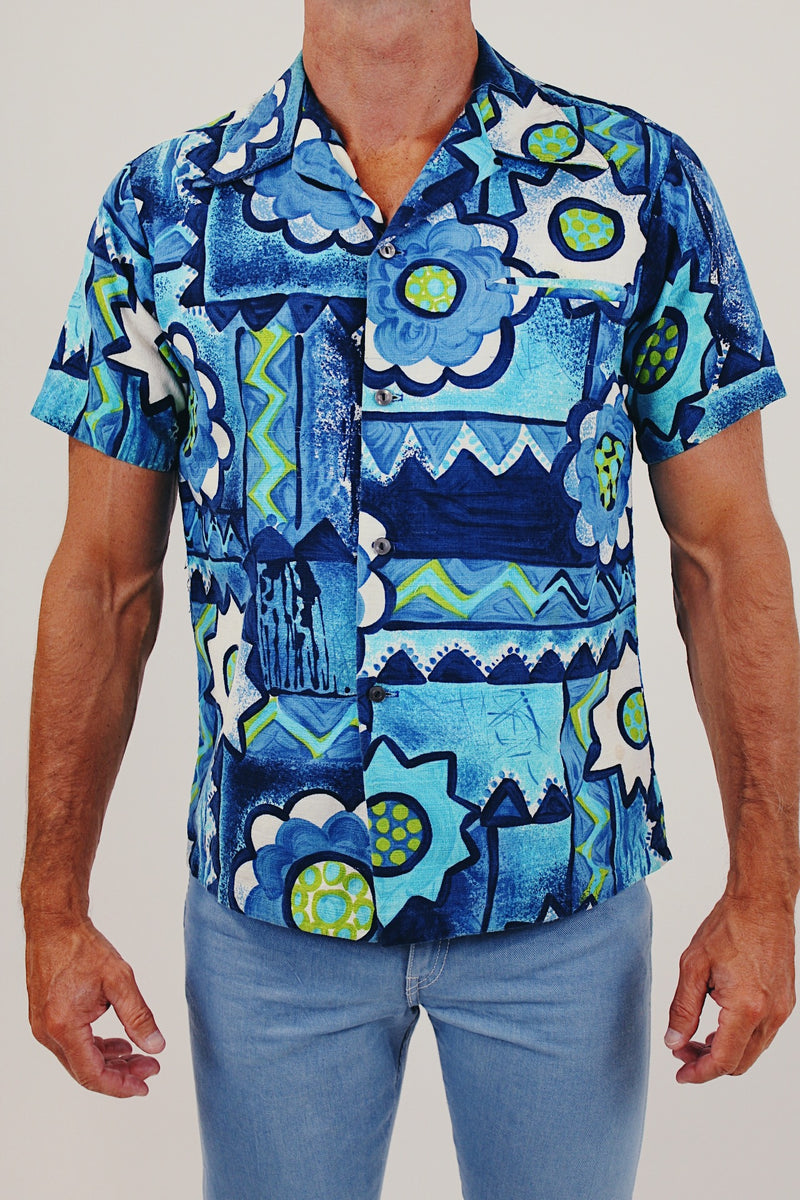 Men's vintage hawaiian print shirt front