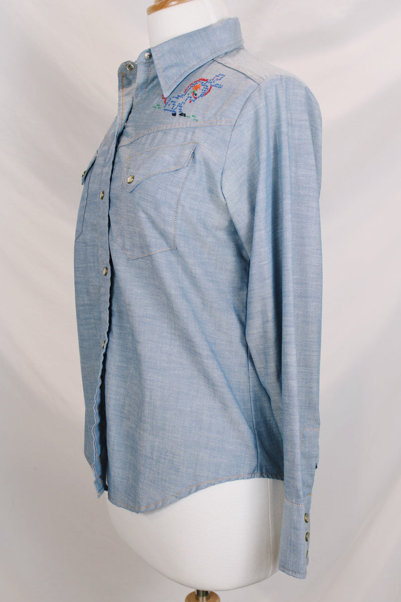 Women's vintage 1970's Sears JR Bazaar label long sleeve button up top in blue denim chambray.