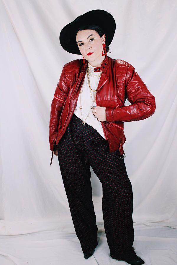 Women's or men's vintage 1980's Wilson's Suede & Leather long sleeve zip up short fit bright red leather moto style jacket. 