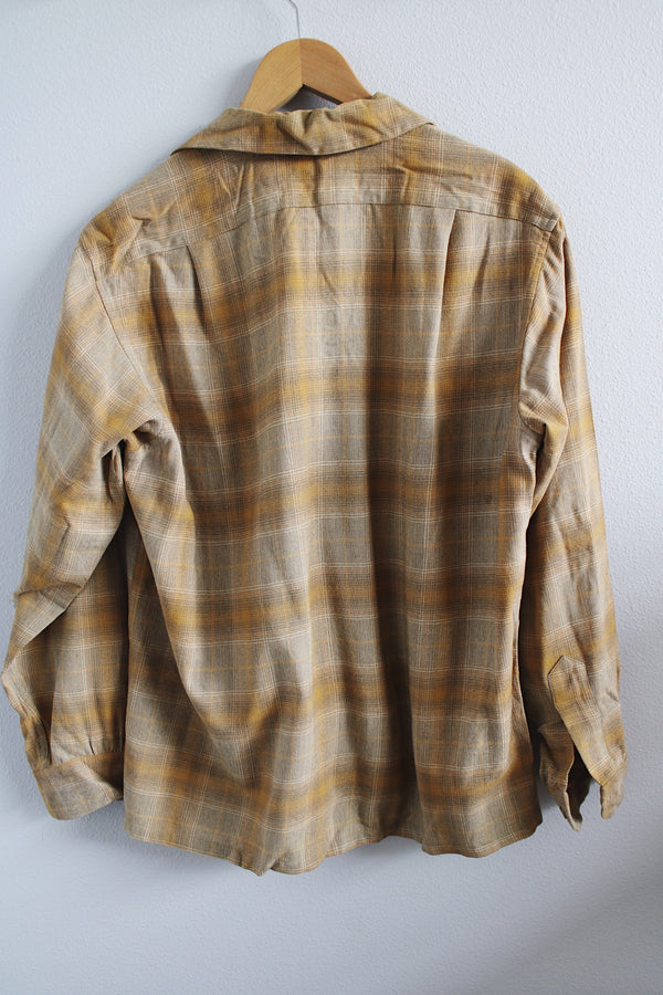Men's vintage 1960's Pendleton label size large long sleeve button up wool plaid shirt in yellow and cream colors. Has two chest pockets
