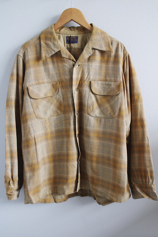 Men's vintage 1960's Pendleton label size large long sleeve button up wool plaid shirt in yellow and cream colors. Has two chest pockets