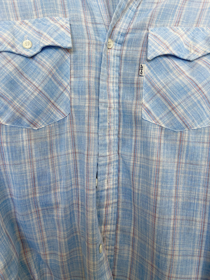 Men's or women's vintage 1970's Levi's, Regular Fit label long sleeve light blue plaid button up shirt with two chest pockets