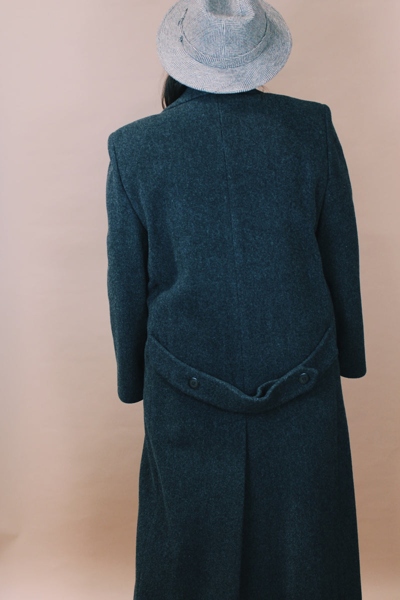 Men's vintage 1980's Tempo Europa by London Fog, Made in USA label size large dark charcoal grey long sleeve long length wool heavyweight coat.